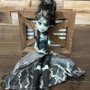 Monster High Ghouls Rule Frankie Stein Doll